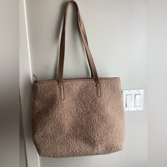 Mystyle Handbags - New without tags Cream tote